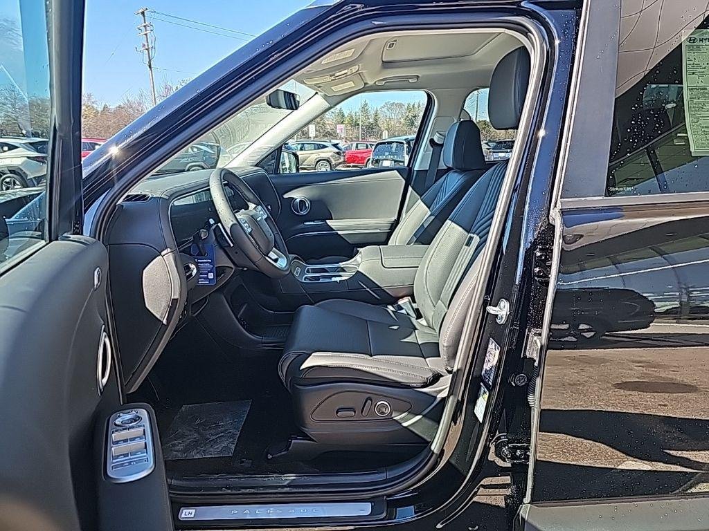 New 2026 Black Hyundai SEL Premium AWD image 9