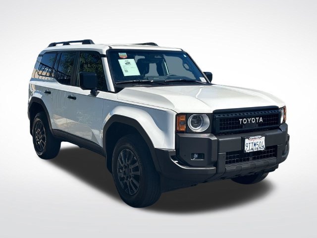 Used 2025 White Toyota 1958 image 4