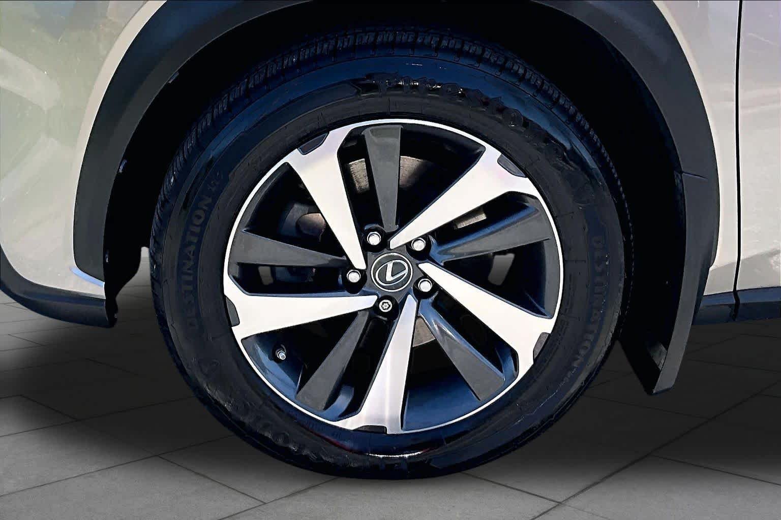 Used 2019 Atomic Silver Lexus  image 11