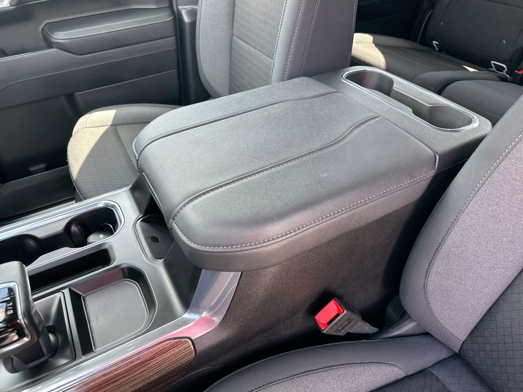 Used 2025 Summit White Chevrolet RST image 21