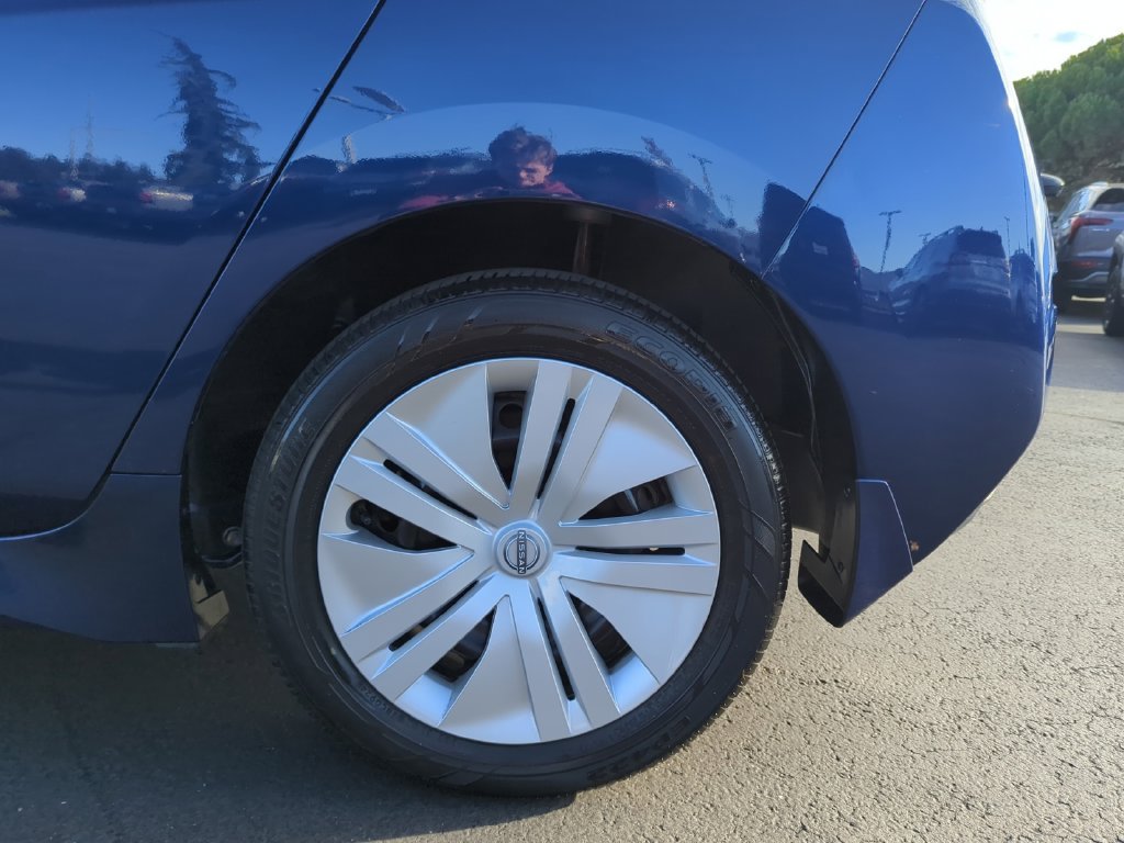 Used 2025 Blue Nissan S image 19