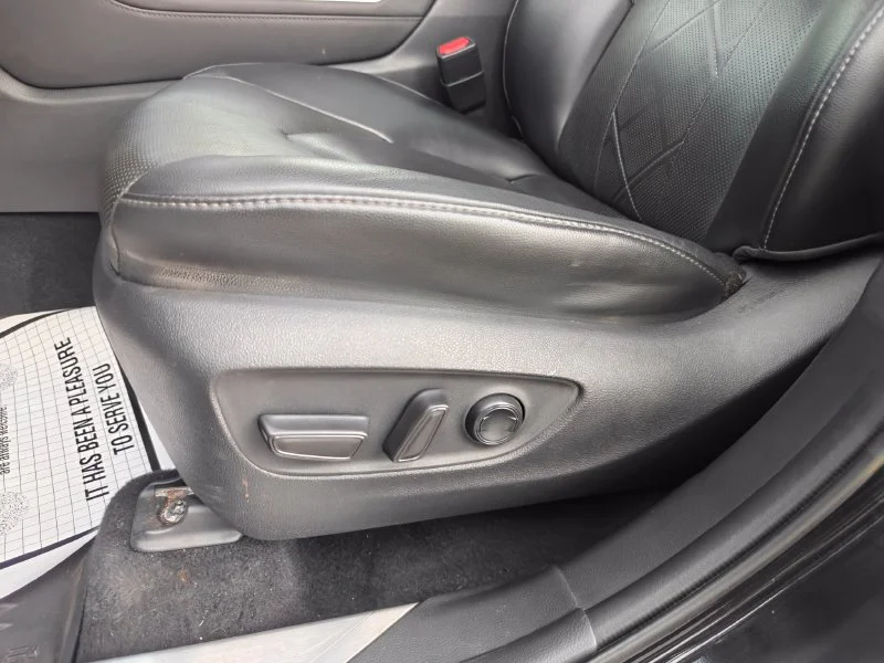 Used 2022 Black Toyota Platinum image 14