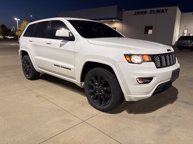 Used 2018 White/off-white Jeep Altitude image 3