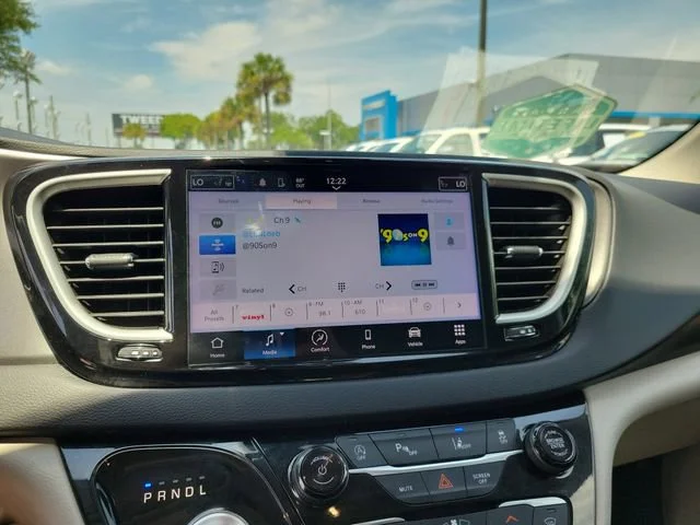 2023 Chrysler Pacifica Touring L - Photo 34