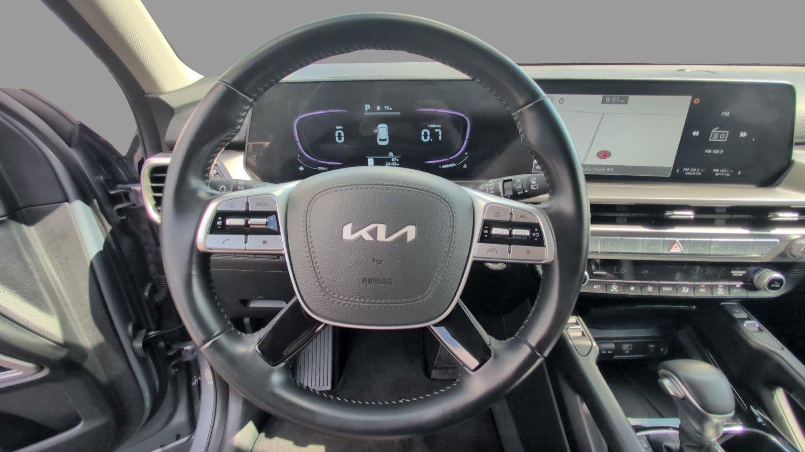 Used 2025 Everlasting Silver Kia S image 30