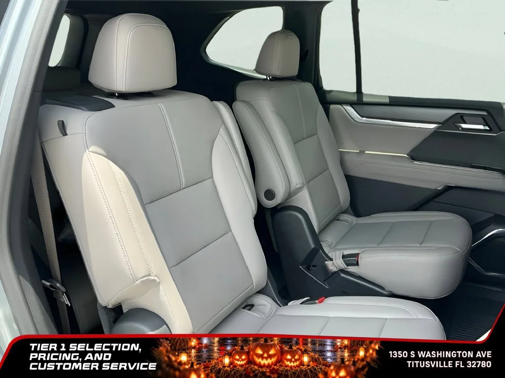 New 2026 Sterling Metallic GMC Elevation image 27