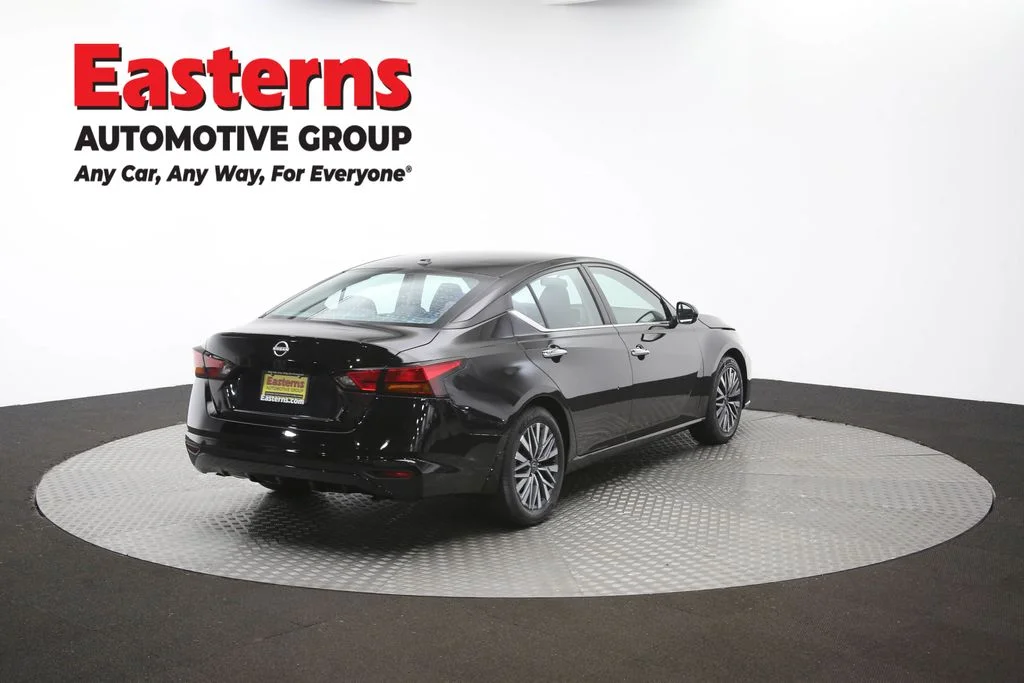 Used 2023 Black Nissan 2.5 SV image 40
