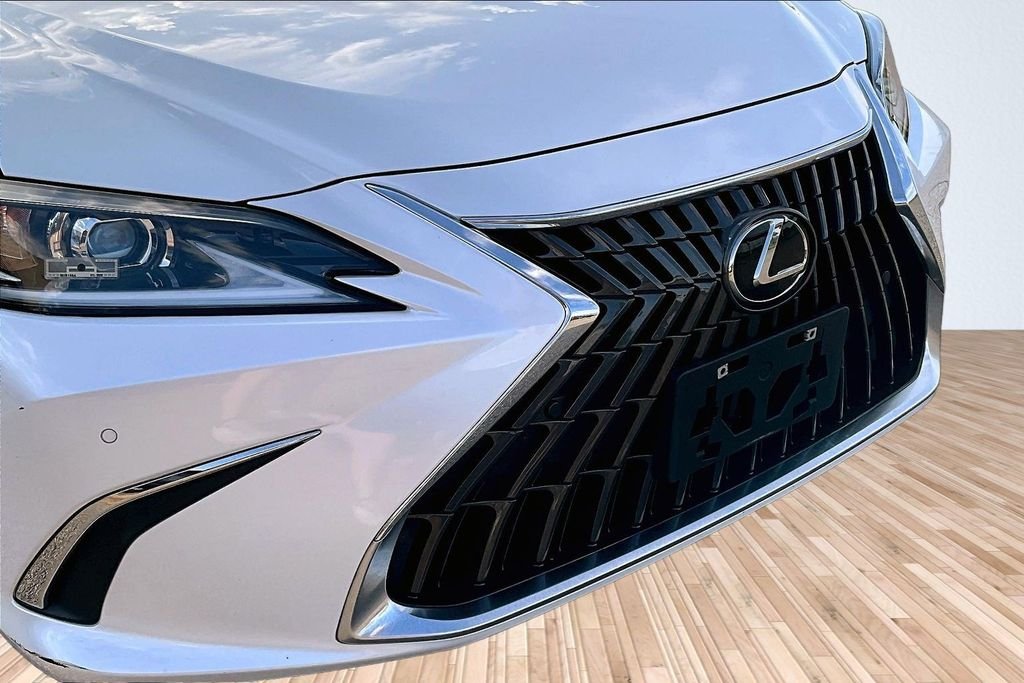 Used 2024 White Lexus 350 Luxury image 26