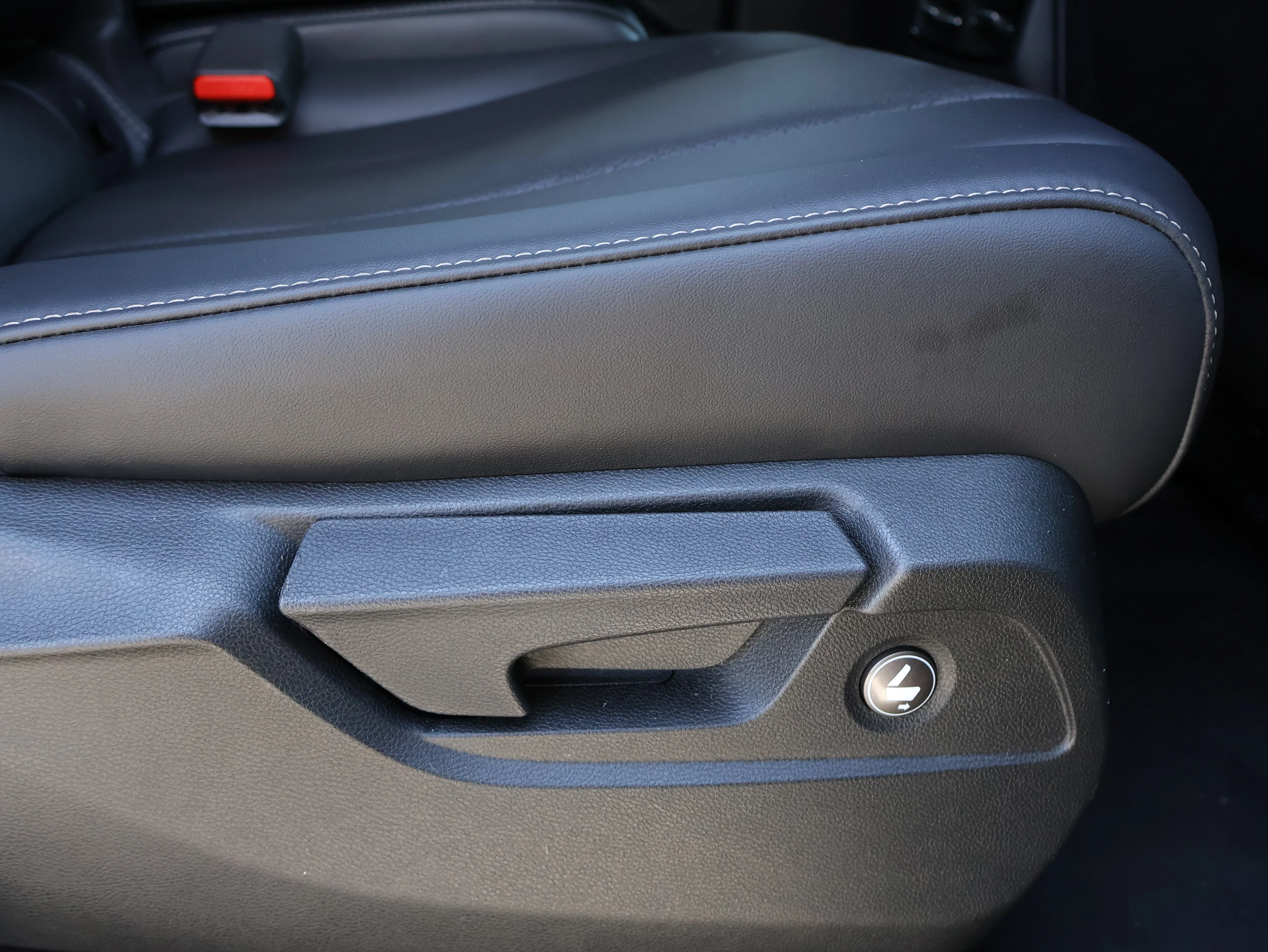 Used 2023 Liquid Carbon Metallic Acura w/Technology Package image 13