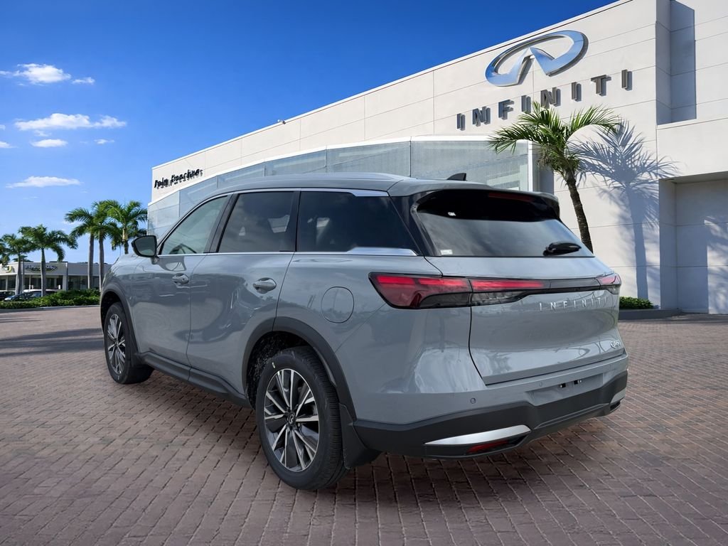 New 2027 HARBOR GRAY INFINITI Luxe FWD image 5