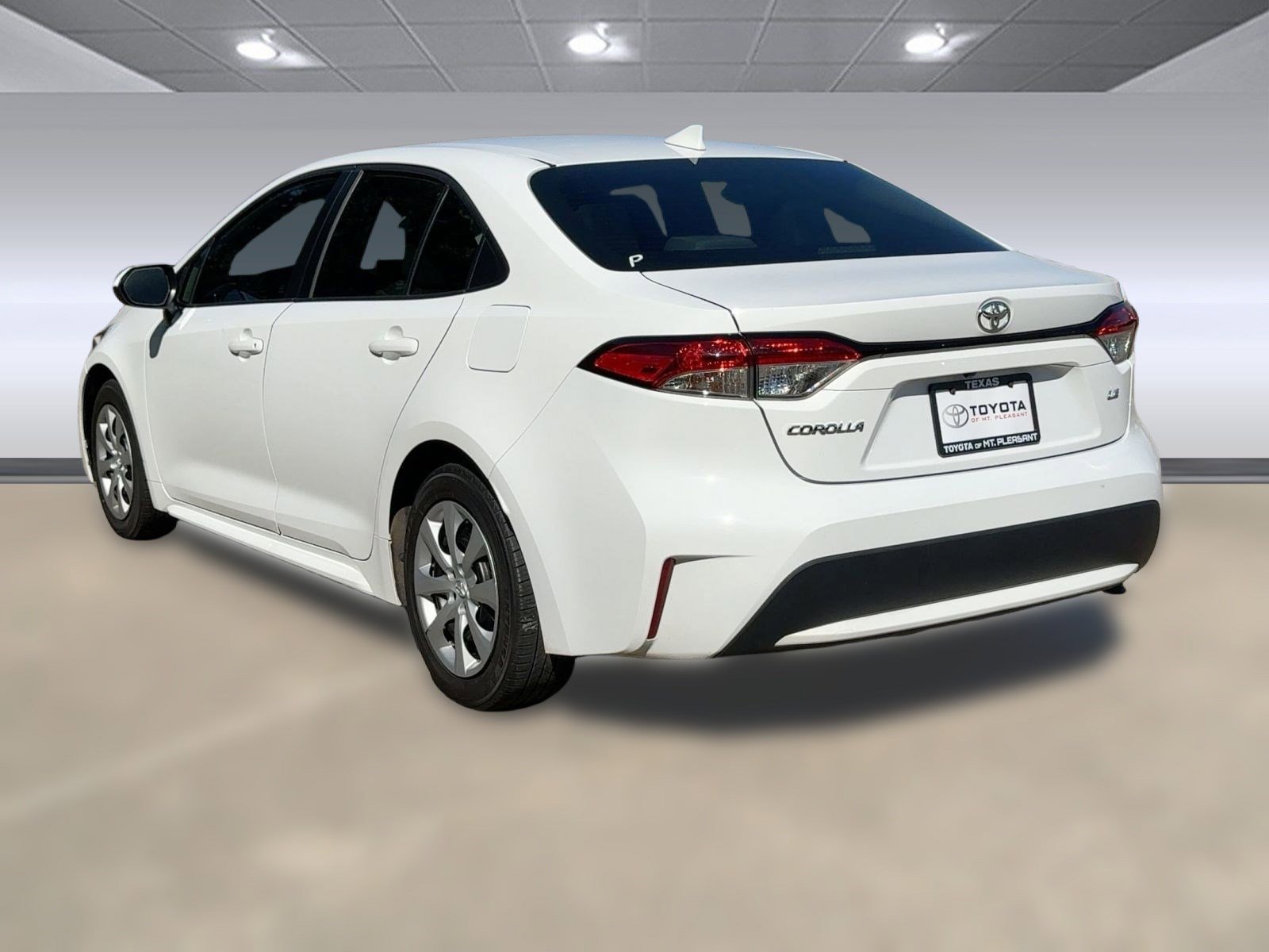 2022 Toyota Corolla LE photo 3