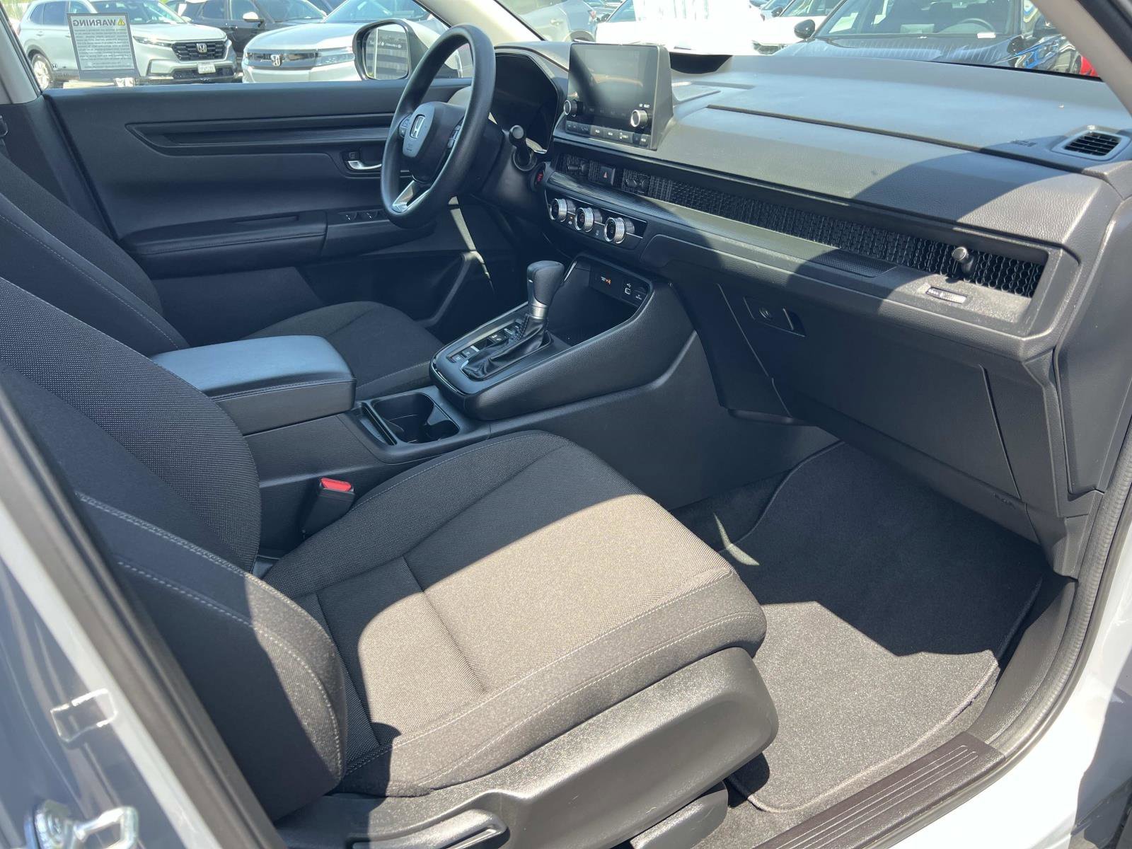 2025 Honda CR-V LX - Photo 27