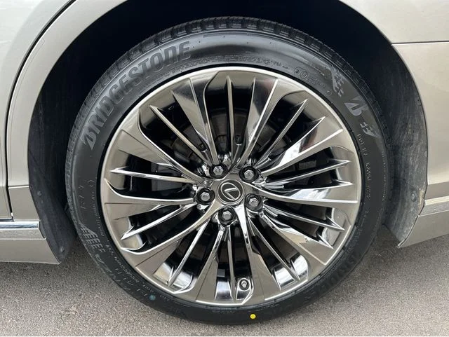 2022 Lexus LS Base - Photo 23
