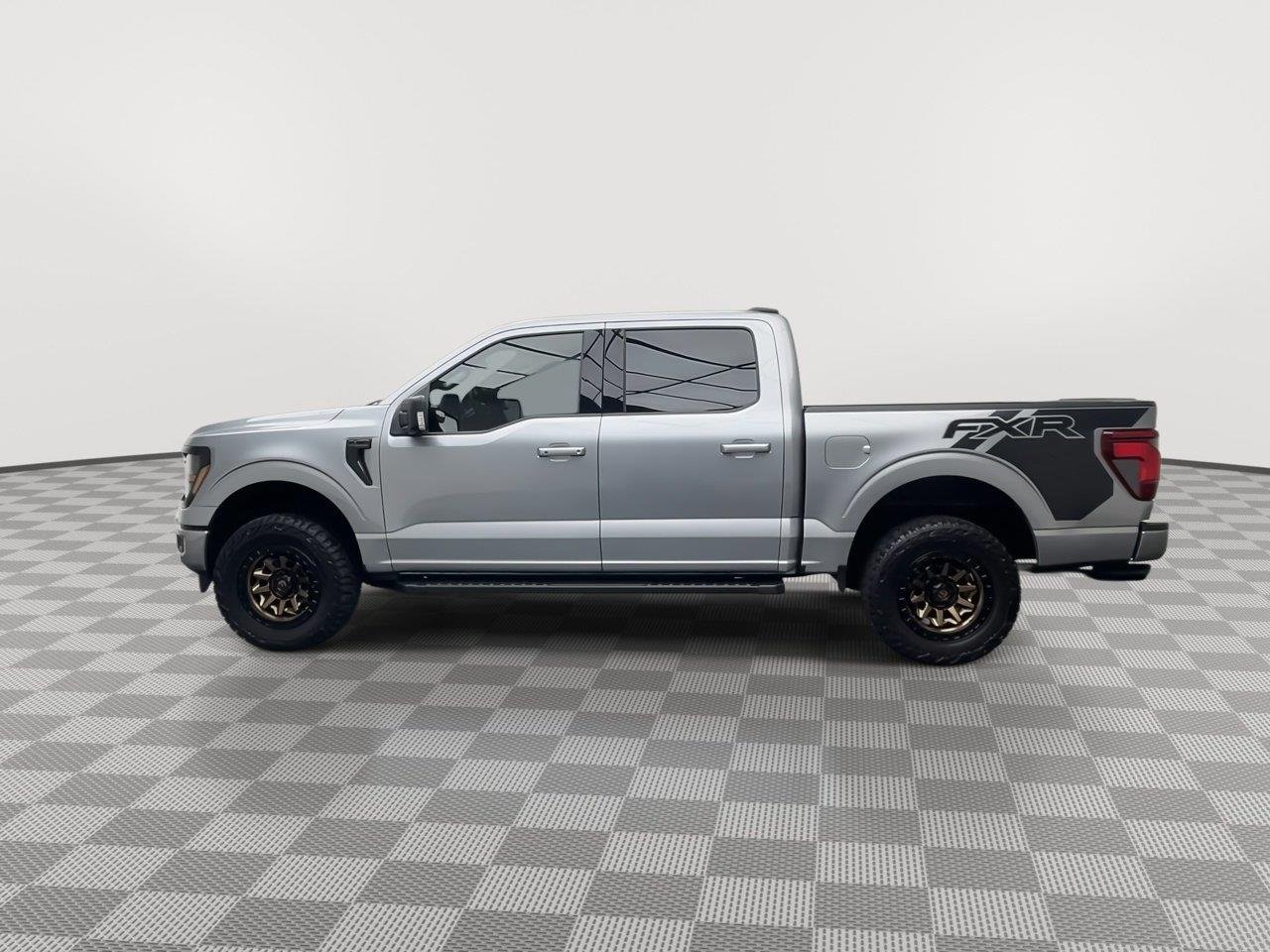 Used 2025 Iconic Silver Ford XLT image 38