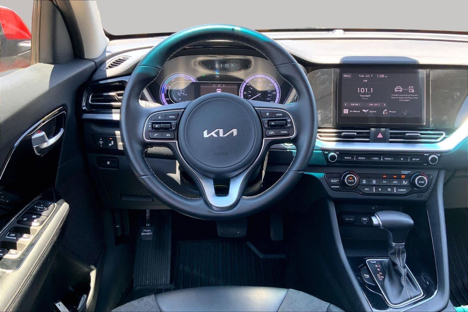 Certified Pre-Owned 2022 Kia Niro LXS SE