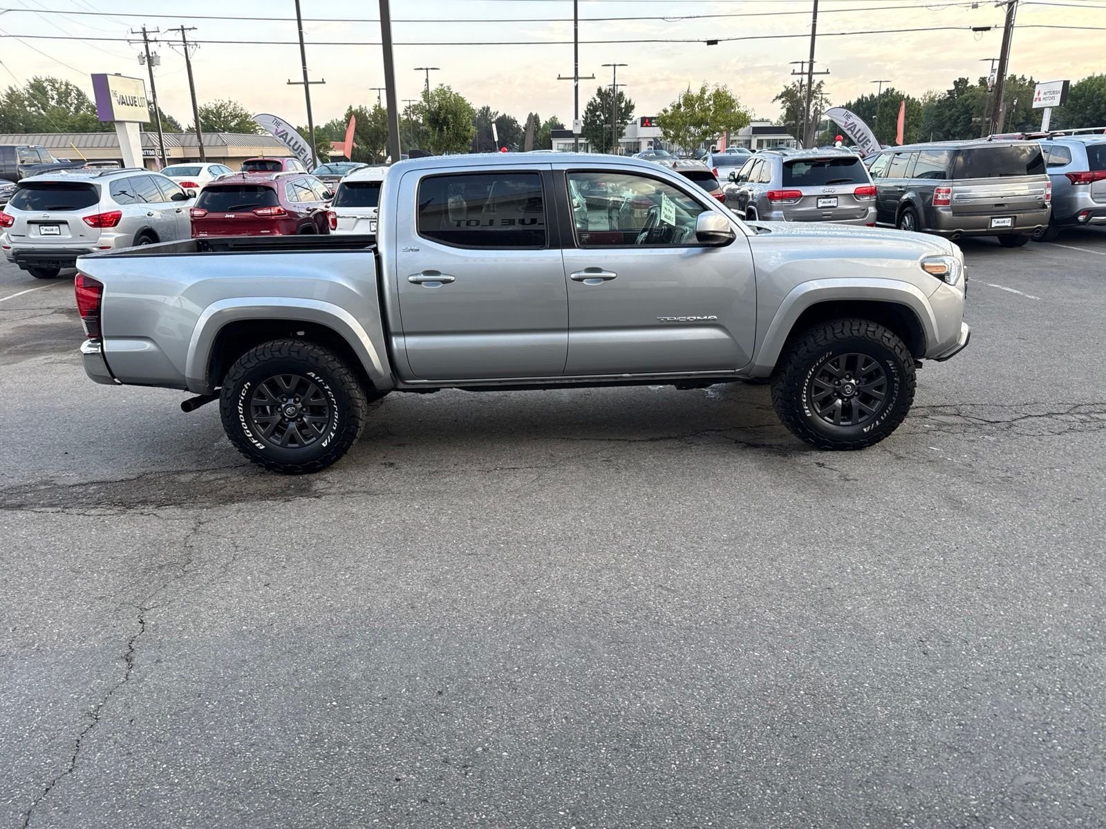 Used 2022 Silver Toyota SR5 image 3