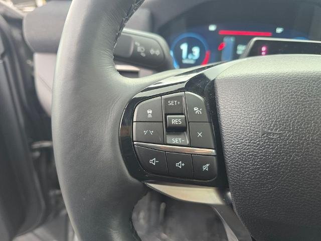 Used 2025 Gray Metallic Ford Platinum image 55