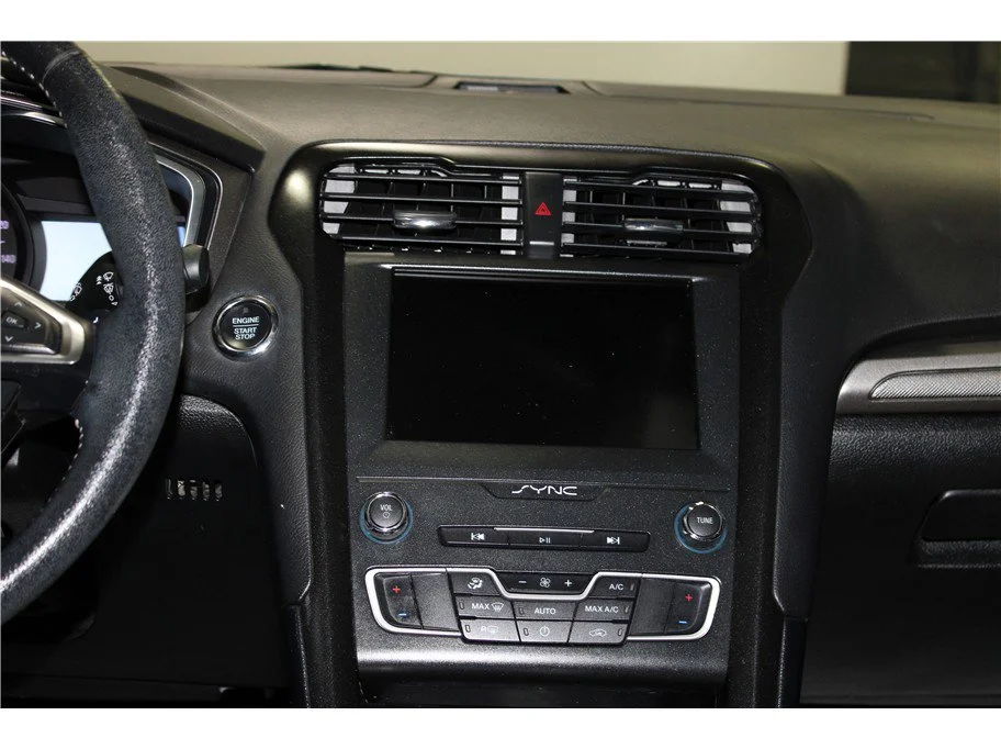 Used 2019 White Ford SE image 15