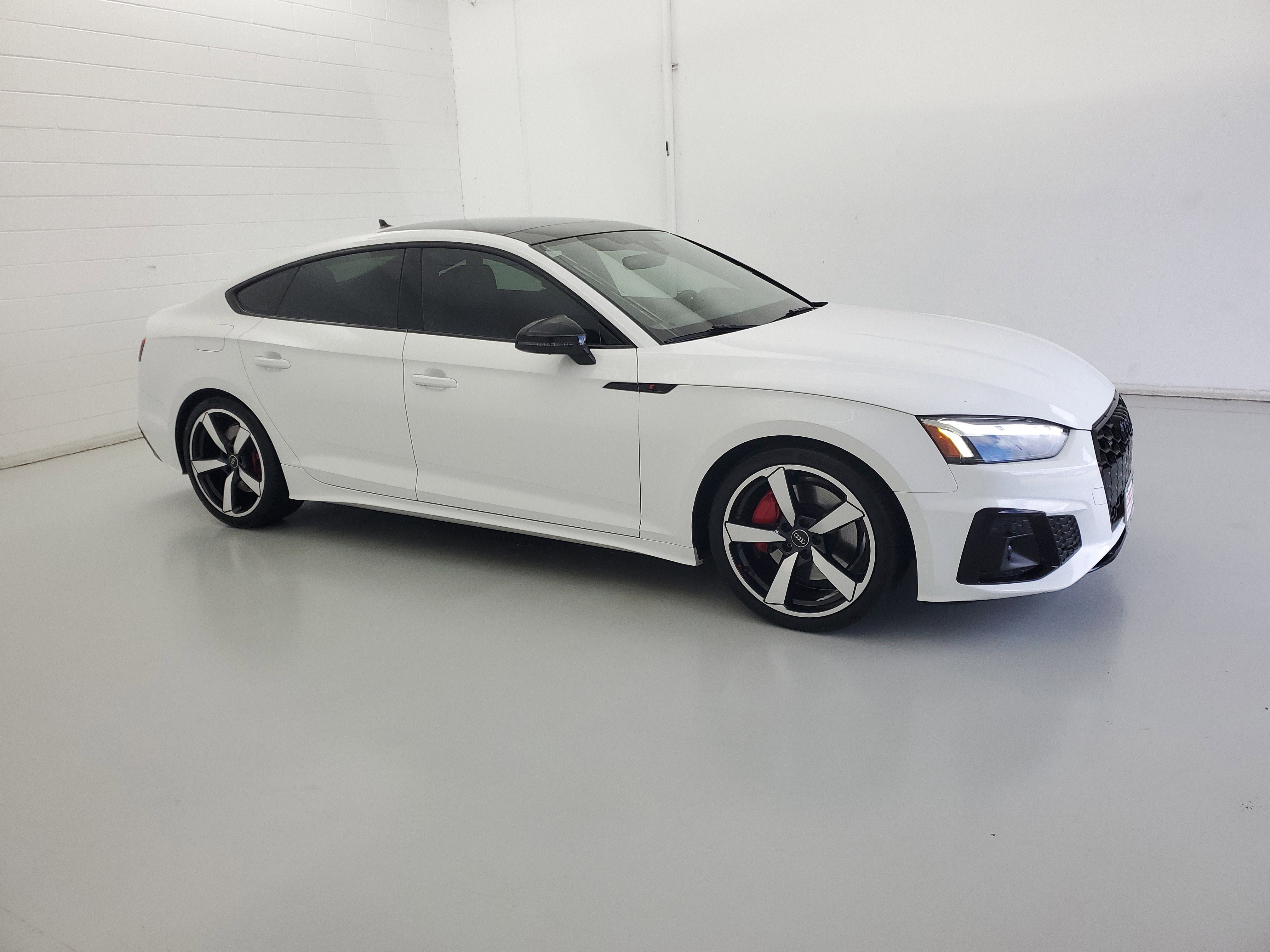 Used 2022 Ibis White Audi Premium Plus image 4