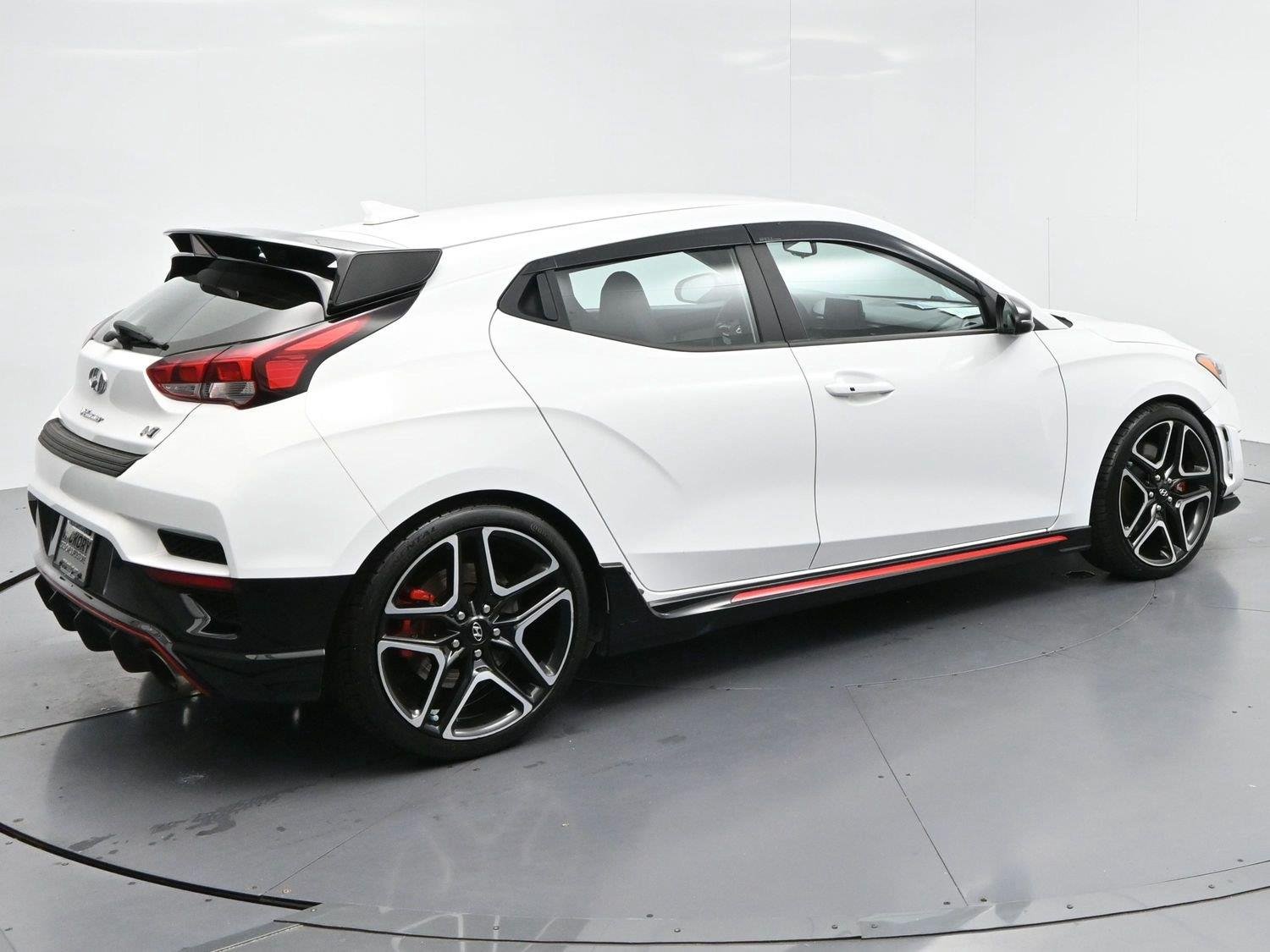 Used 2022 Lunar White Hyundai Base image 7