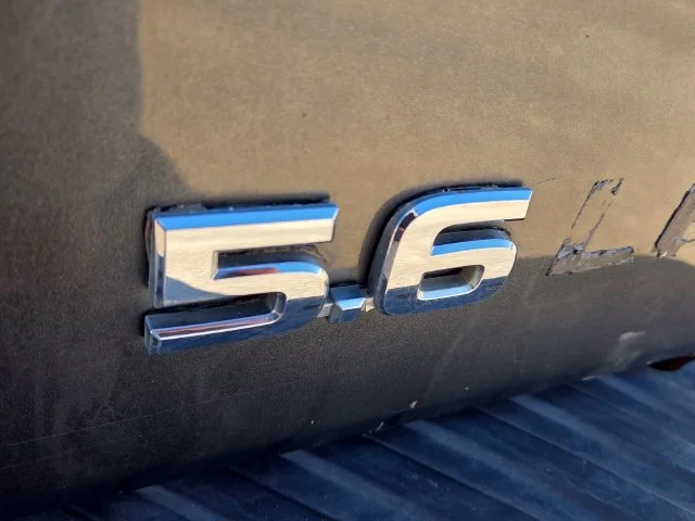 Used 2004 Gray Nissan LE image 13
