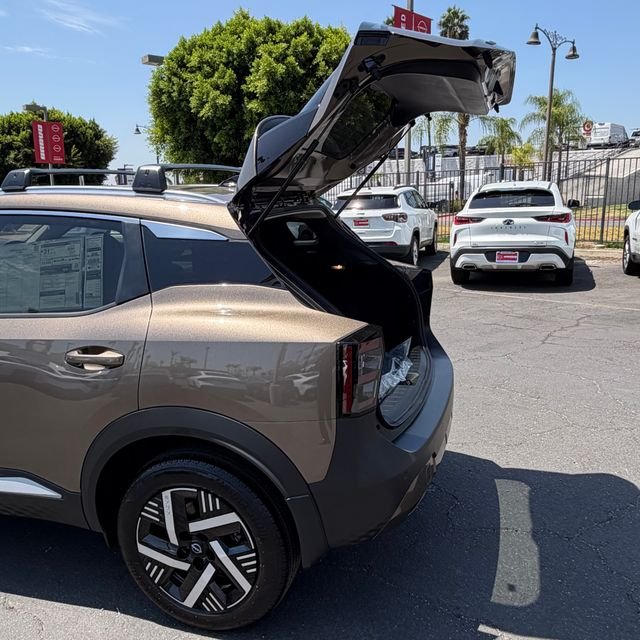 New 2026 Canyon Bronze Metallic Nissan SV image 8