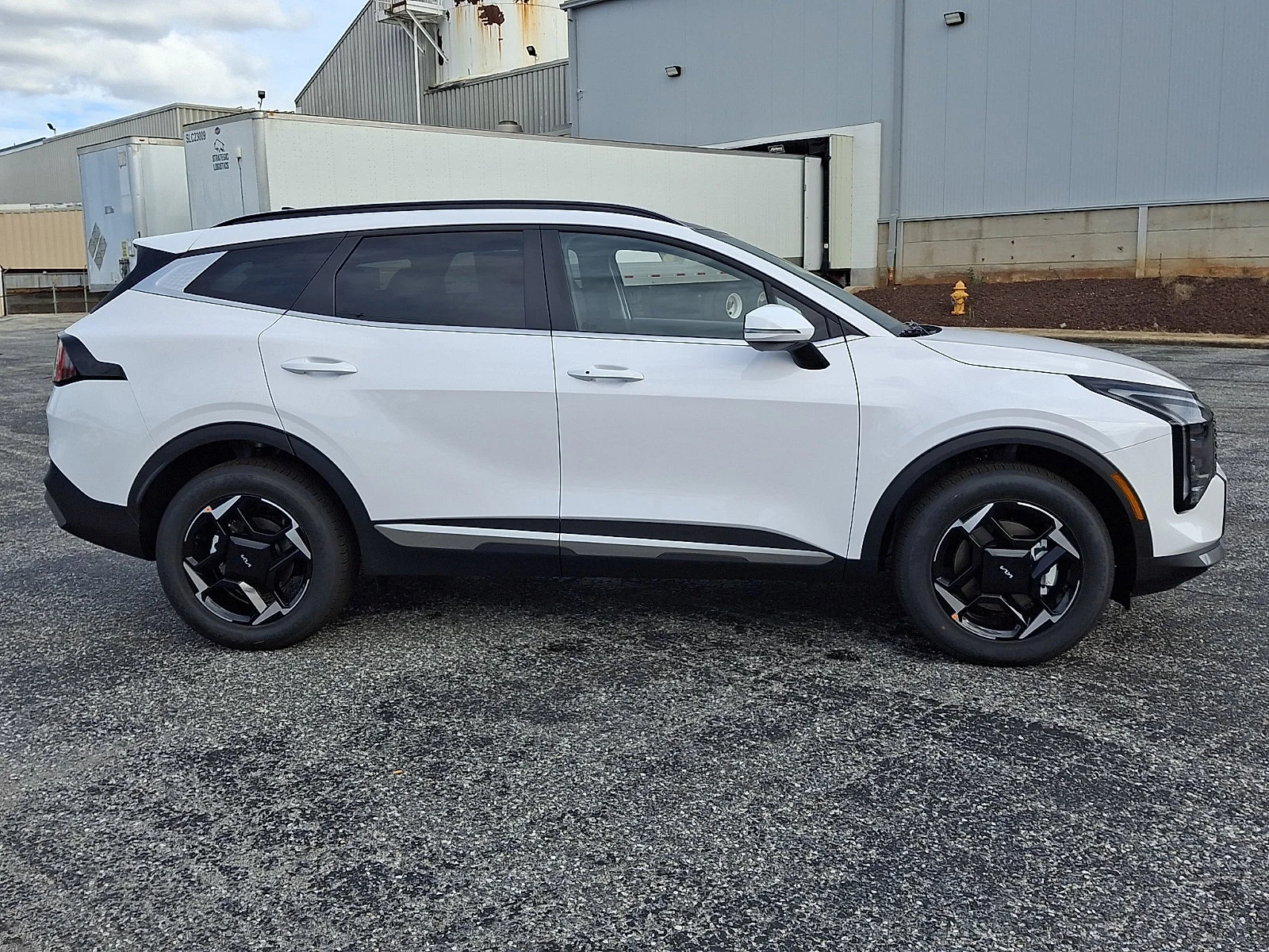 New 2027 White Kia EX image 9