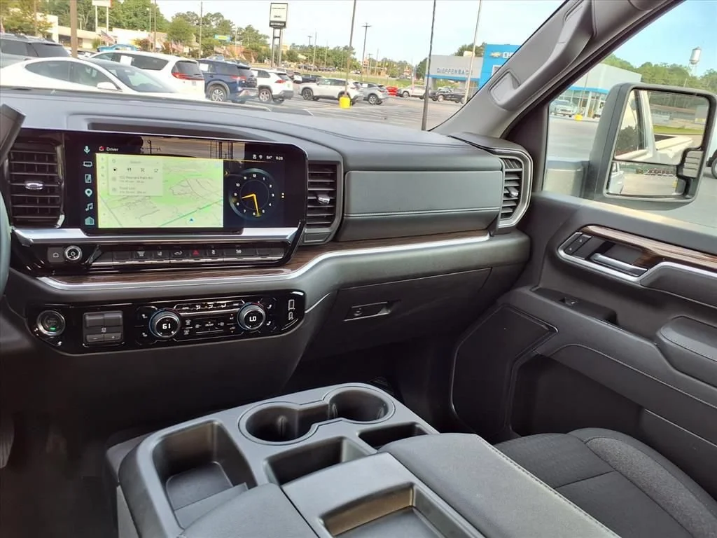 Used 2025 Summit White Chevrolet LT image 24