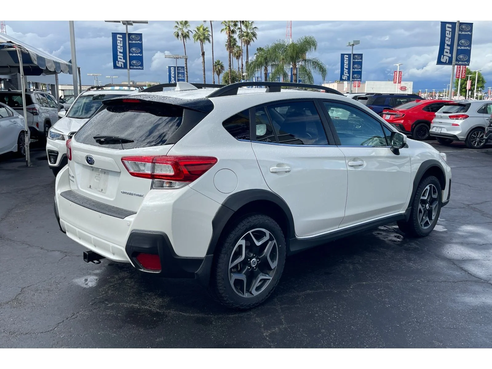 Used 2018 Crystal White Pearl Subaru Limited image 5