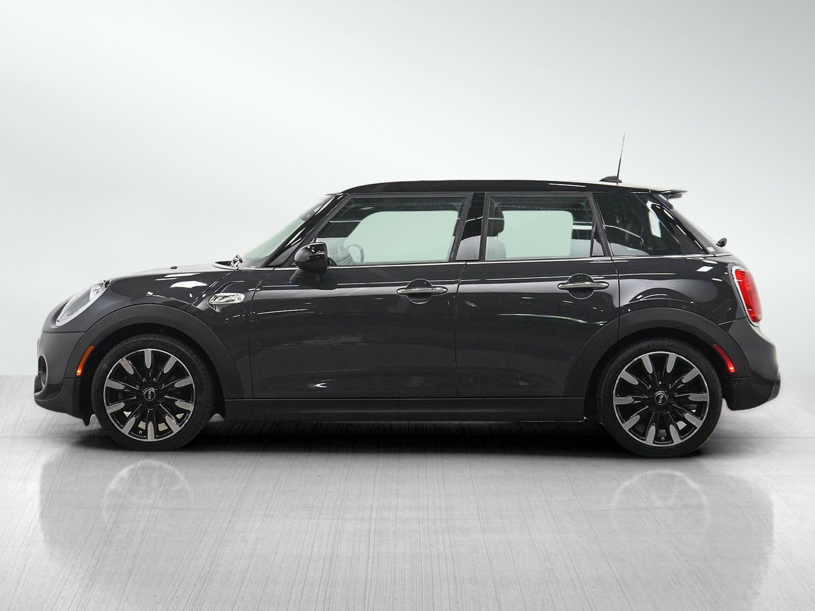 Used 2016 MINI Cooper S with VIN WMWXU3C58G2B63408 for sale in Burnsville, Minnesota