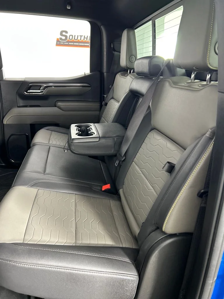 Used 2024 Blue Chevrolet ZR2 image 17