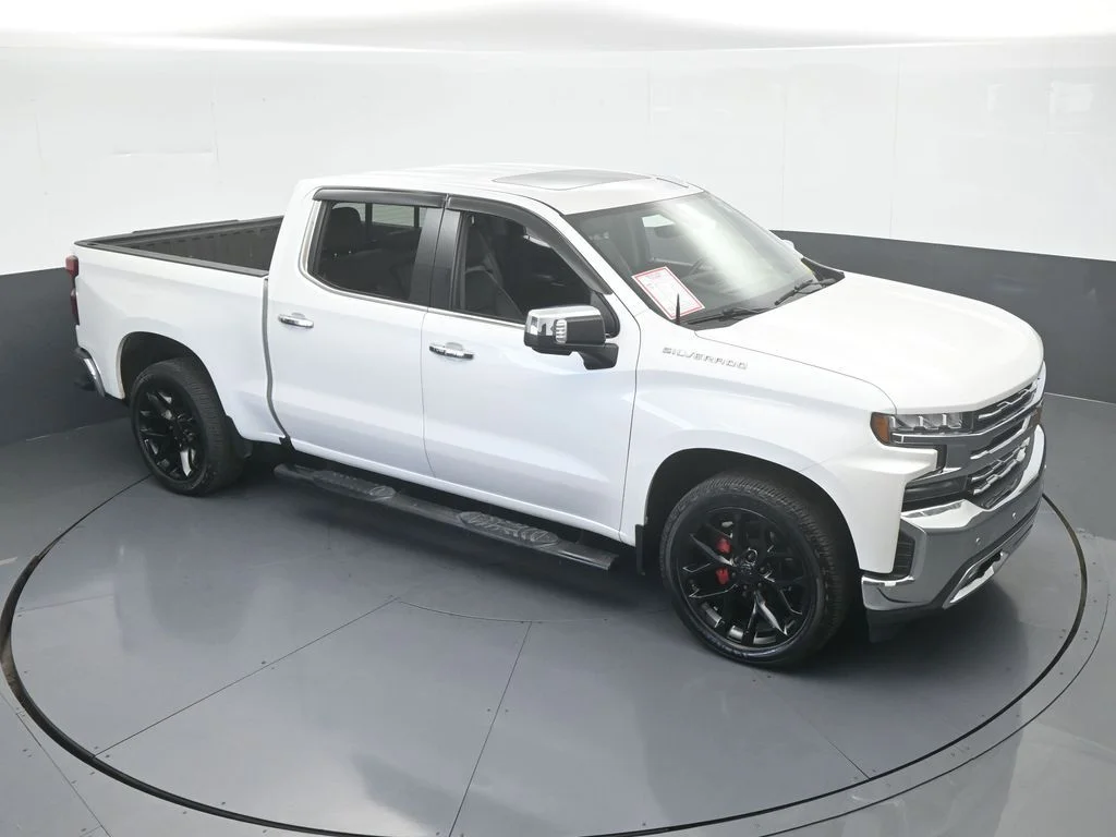 Used 2022 Iridescent Pearl Tricoat Chevrolet LTZ image 56