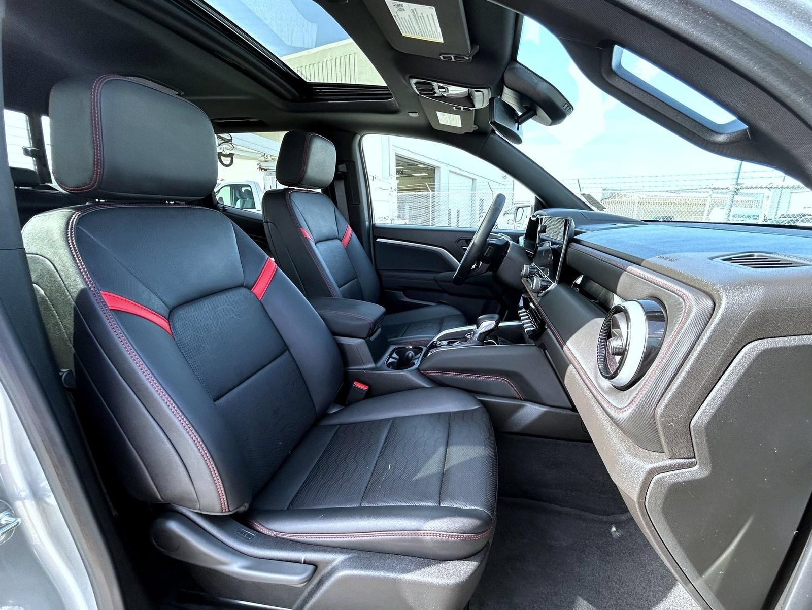 2024 Chevrolet Colorado Z71 - Photo 16