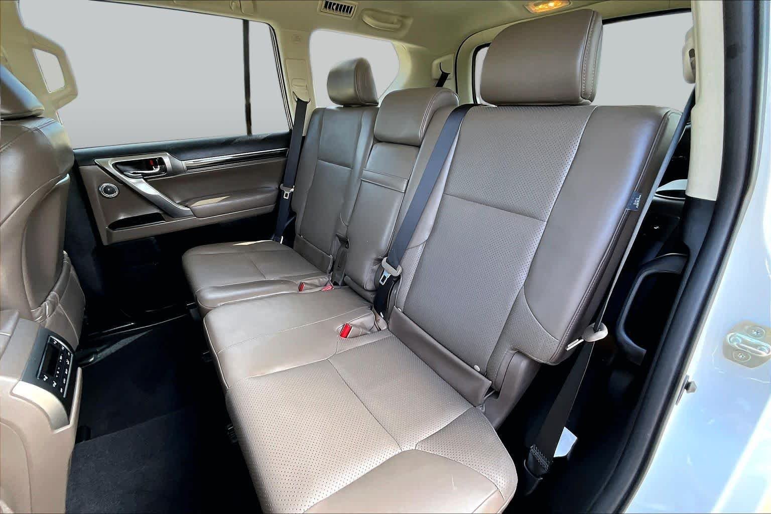 Used 2023 Eminent White Pearl Lexus Luxury image 21
