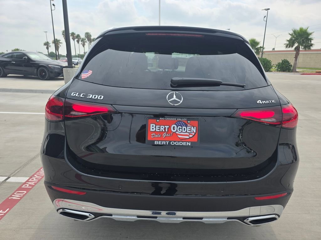 New 2026 Black Mercedes-Benz GLC 300 image 32