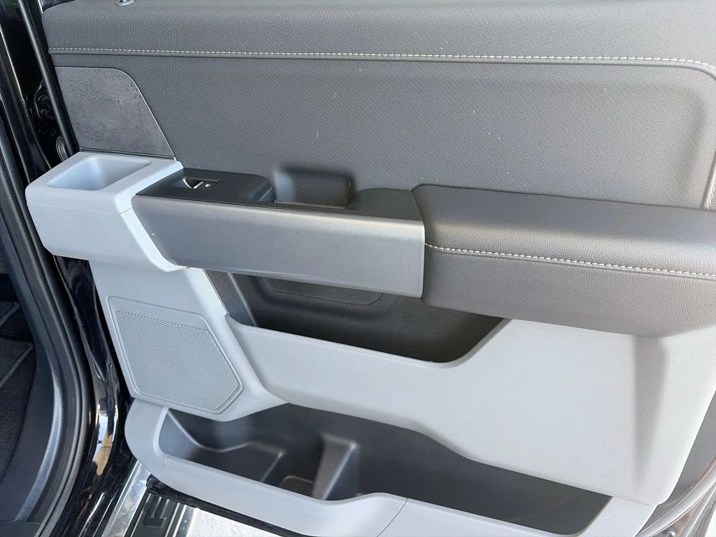 2025 Ford F-150 XLT - Photo 25