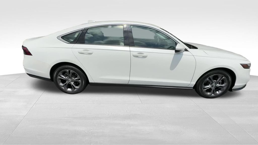Used 2023  Honda EX image 6