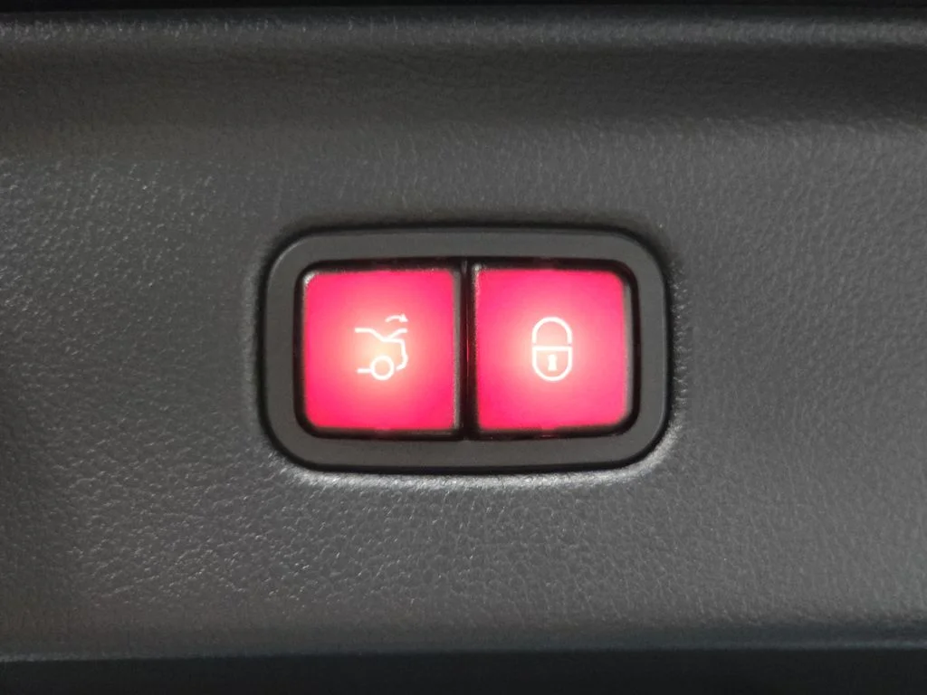 Used 2024 Black Mercedes-Benz S 580e image 35