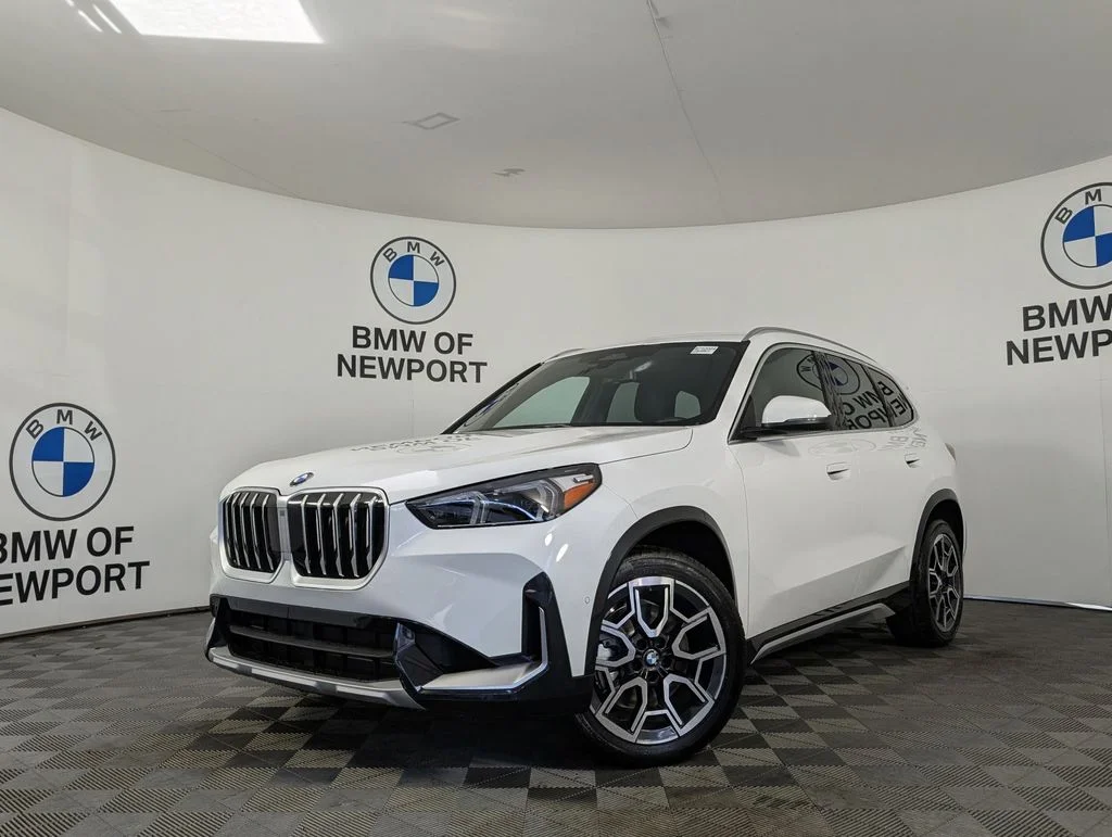 New 2027 Alpine White BMW  image 1