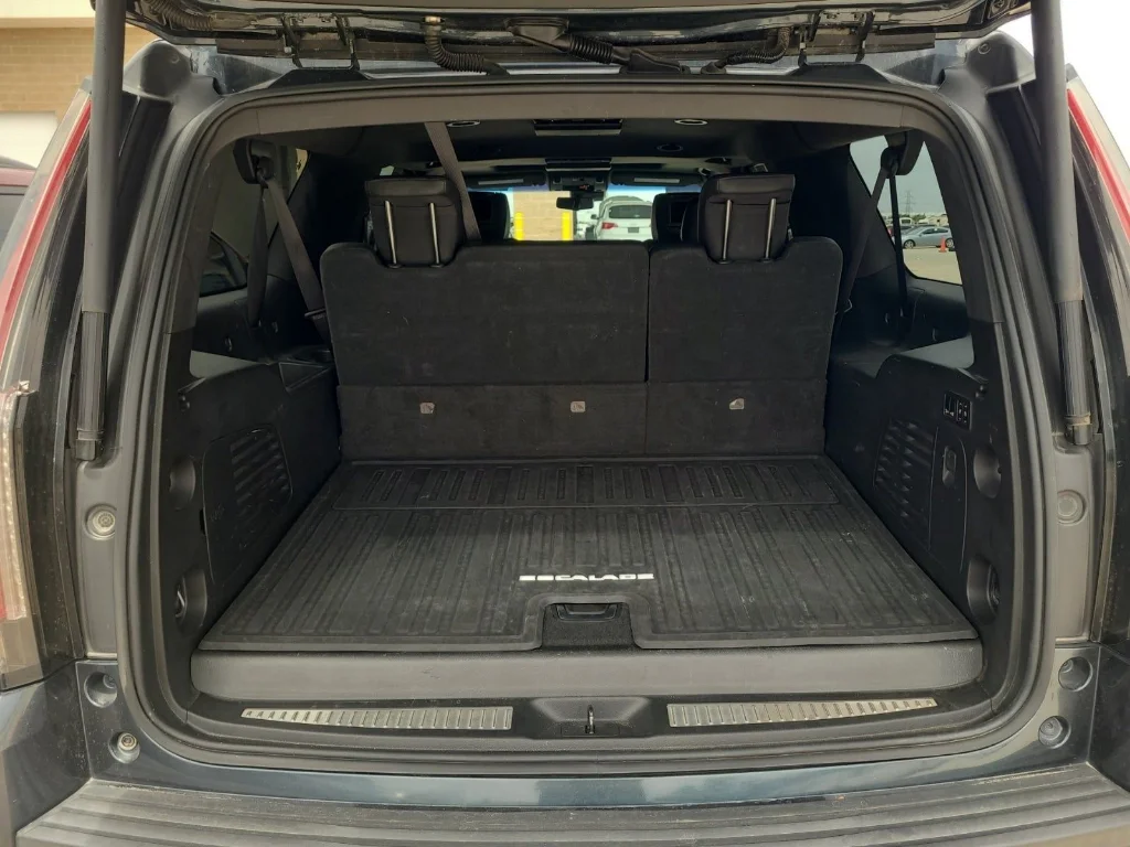 Used 2019 Shadow Metallic Cadillac Platinum image 10