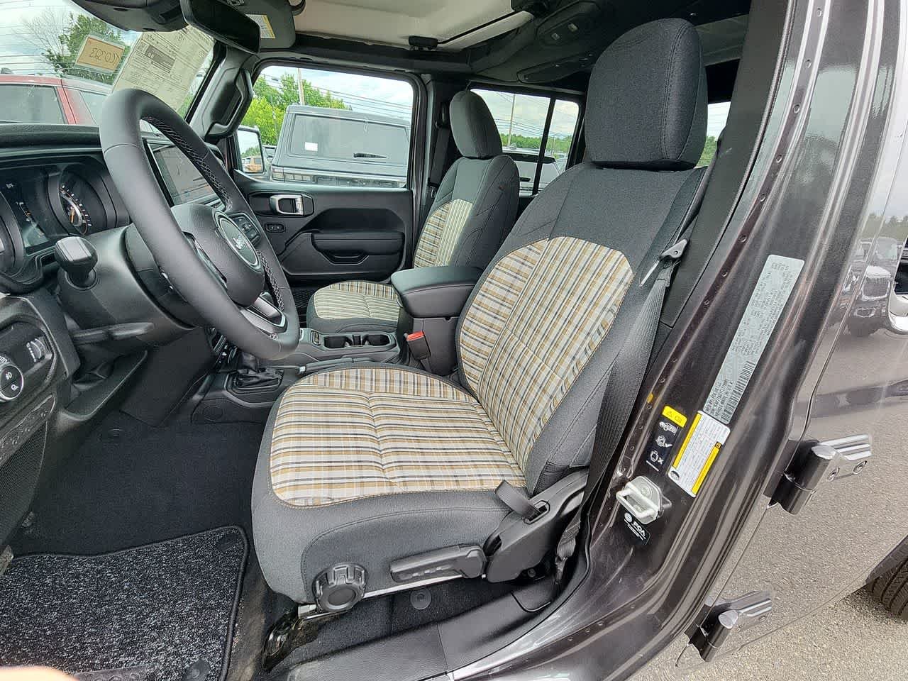 2026 Jeep Gladiator 85th Anniversary Edition - Photo 12