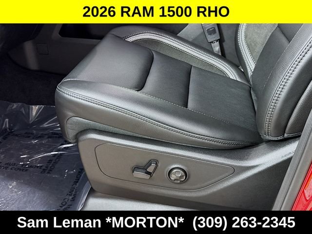 New 2026 Molten Red Pearl-Coat Exterior Paint Ram RHO image 19