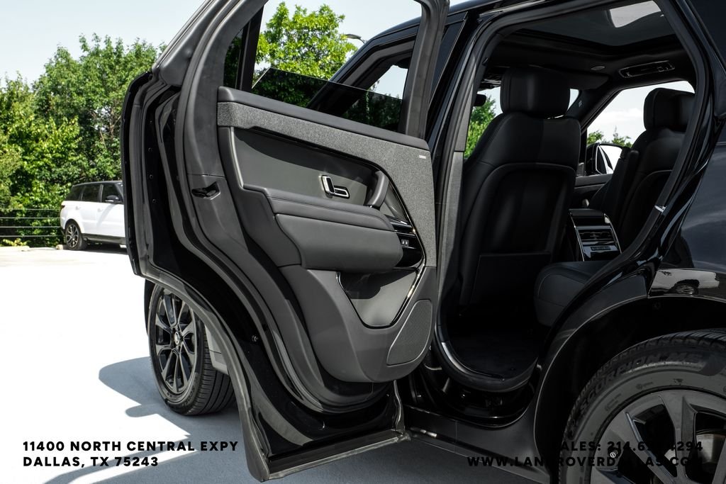 Used 2025 Santorini Black Metallic Land Rover SE image 46