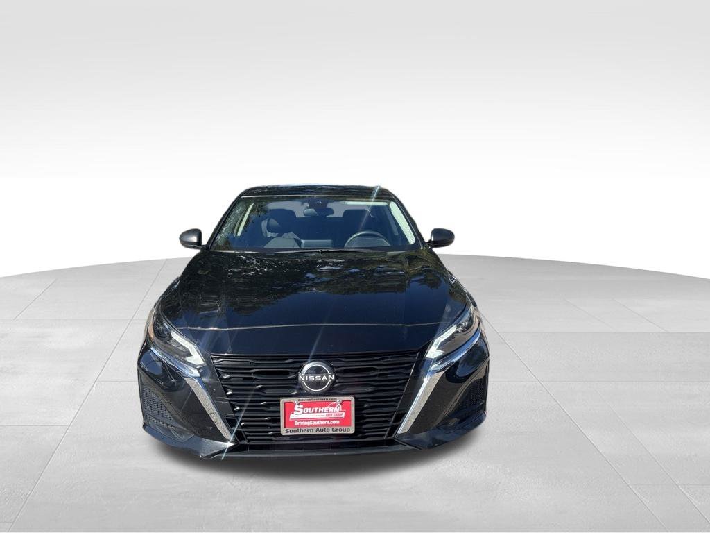 Used 2025 Black Nissan 2.5 SV image 2