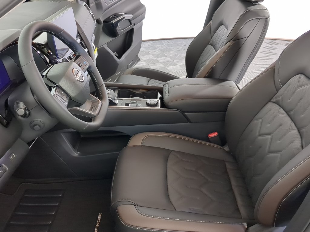 New 2026 Super Black Nissan Platinum image 10