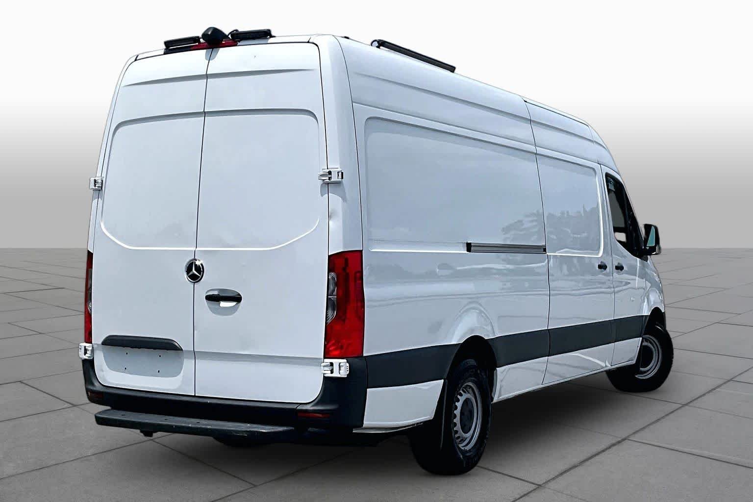 Used 2024 Arctic White Mercedes-Benz  image 13