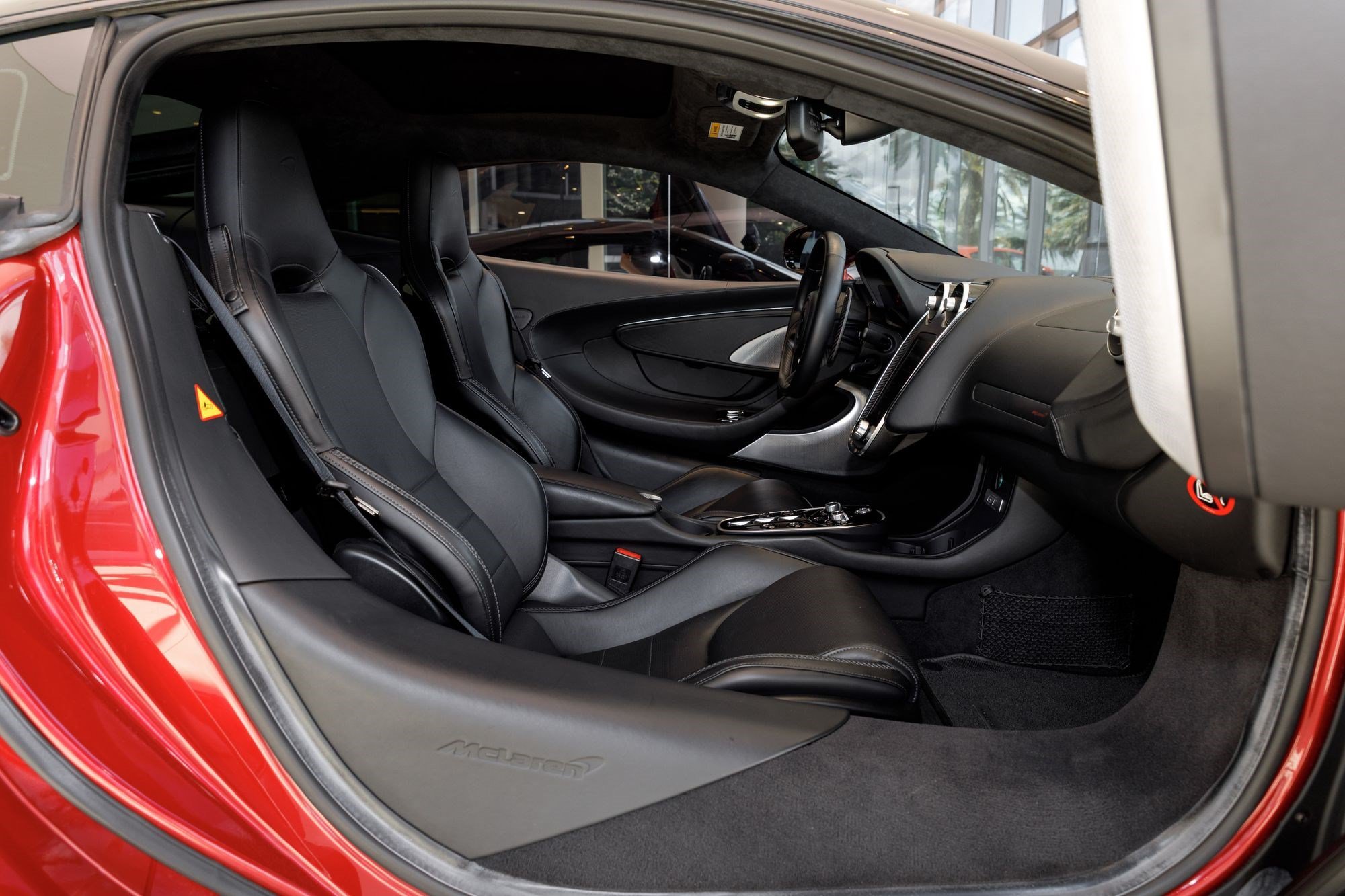 Used 2023 Red Metallic McLaren  image 39