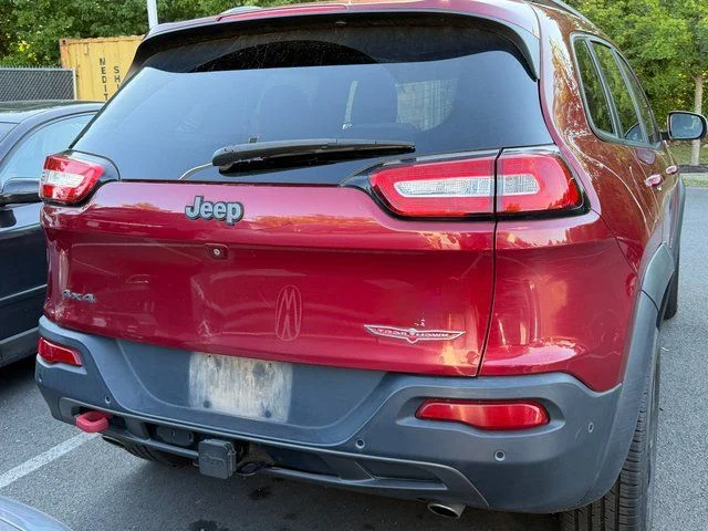 Used 2016 Red Jeep Trailhawk image 5
