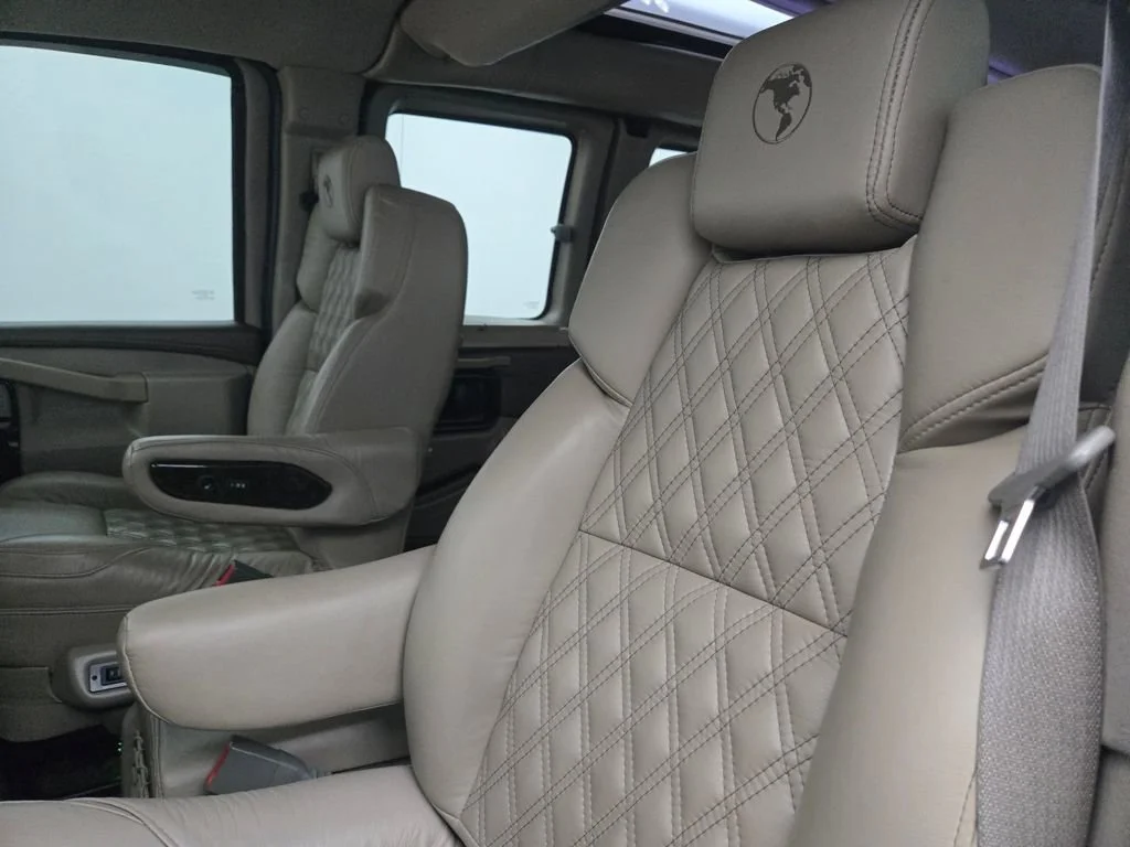 2023 GMC Savana Cargo Work Van - Photo 16