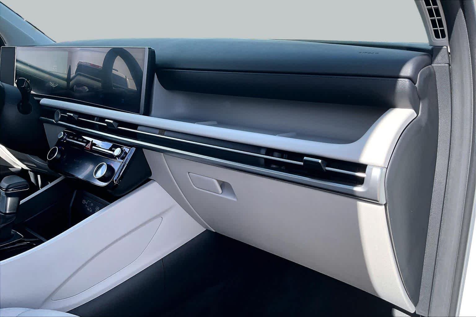 Used 2025 Serenity White Pearl Hyundai SEL image 19